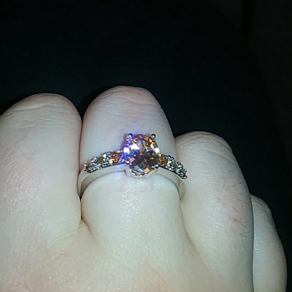Ring - Picture 2 of 2